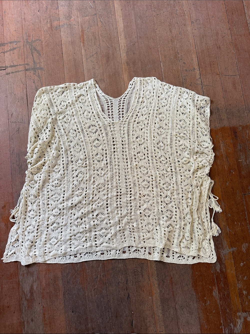 Boho Crochet V-Neck Women's Top in Cream